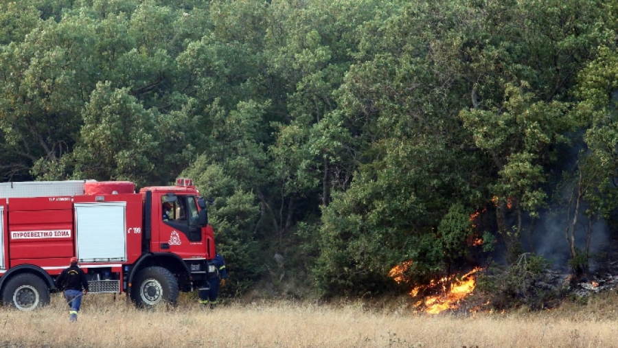 Φωτιά στην Αλεξανδρούπολη: Στον οικισμό Λουτρός η μεγαλύτερη μάχη - Καλύτερη η εικόνα στα άλλα μέτωπα