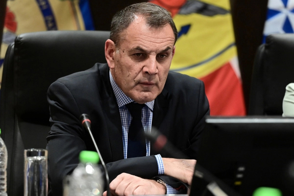 Ο Ν. Παναγιωτόπουλος επιβεβαίωσε τις αποστολές βαρύτερου οπλισμού στην Ουκρανία