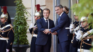 Τηλεφωνική επικοινωνία Μητσοτάκη - Μακρόν - Στο επίκεντρο οι τελευταίες διεθνείς εξελίξεις