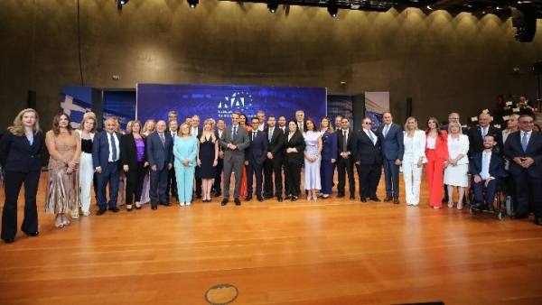 Το ευρωψηφοδέλτιο της ΝΔ (vid) - Φρέντυ Μπελέρης και Ελεονώρα Μελέτη στους υποψήφιους