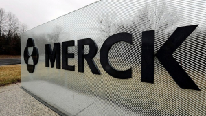 Merck: Συμφωνία για διεύρυνση παρασκευής γενόσημων του χαπιού κατά της COVID-19