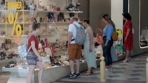 Αγίου Πνεύματος: Ποια καταστήματα είναι ανοιχτά – Το ωράριο των σούπερ μάρκετ