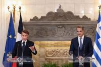 Οι κοινές δηλώσεις Μητσοτάκη – Μακρόν στο Μέγαρο Μαξίμου