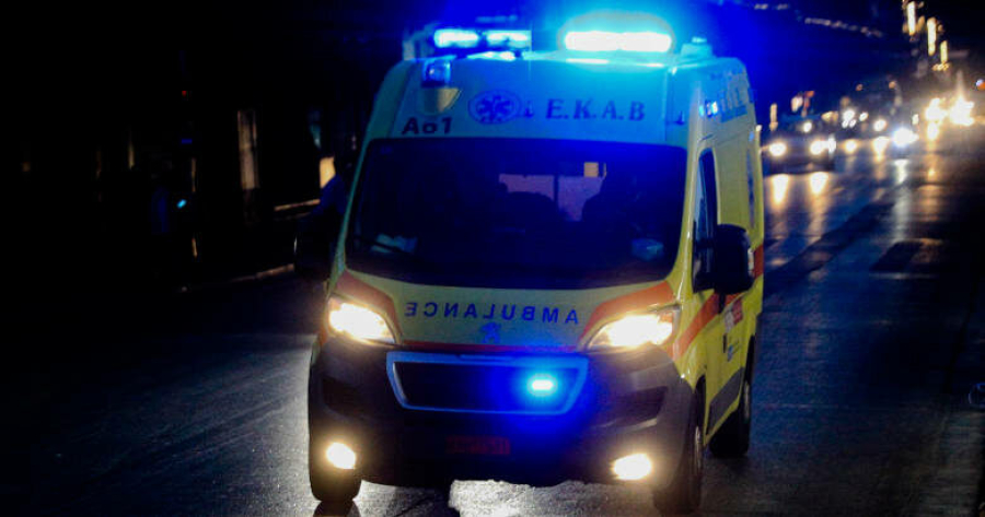 Σφοδρή μετωπική σύγκρουση αυτοκινήτων με δύο νεκρούς στη λεωφόρο Σπάτων – Αρτέμιδος