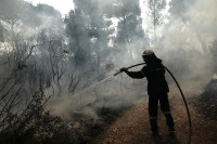 Πυρκαγιά σε αγροτική αποθήκη στη Δ. Αχαΐα - Συναγερμός στην Πυροσβεστική
