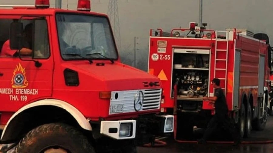 Πυρκαγιά σε χαμηλή βλάστηση στο Κορωπί