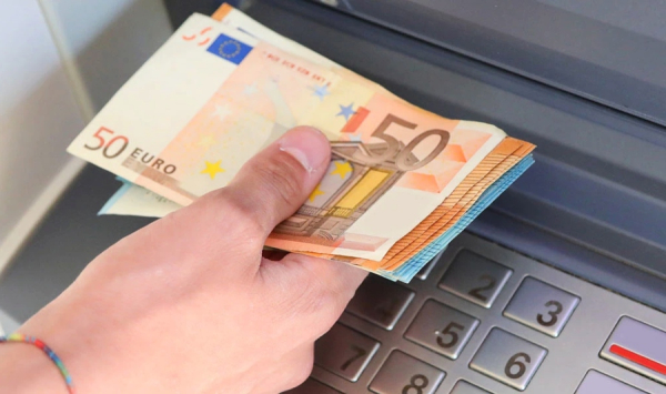 ΔΥΠΑ: Πότε ξεκινούν οι αιτήσεις για το ειδικό εποχικό βοήθημα του 2025