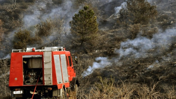 Ενίσχυση με 250 πυροσβέστες για την κατάσβεση των 5 πυρκαγιών στη Χίο
