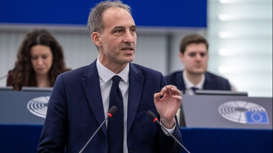 Γαλλία: Ο κεντροαριστερός ευρωβουλευτής Ραφαέλ Γκλικσμάν υποψήφιος για την προεδρία
