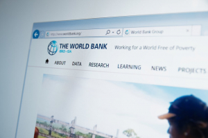 Παγκόσμια Τράπεζα: Επιπλέον 200 εκατ. δολάρια στην Ουκρανία- Μάλμπας: «Μην αποθηκεύετε τρόφιμα και βενζίνη»