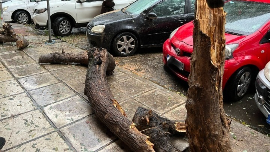 Ανεμοστρόβιλος χτύπησε χωριά της Παραμυθιάς