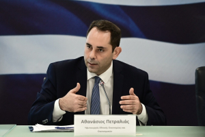Αθ. Πετραλιάς: Επενδυτικοί πόροι 12,2 δις ευρώ αναμένεται να εισρεύσουν το 2024 στην ελληνική οικονομία