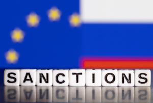 Αναφορές του Politico για δισταγμούς εντός της ΕΕ σε νέο πακέτο κυρώσεων κατά της Ρωσίας