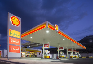 Shell: Δικαστήριο της επέβαλε να μειώσει κατά 45% τις εκπομπές CO2 μέχρι το 2030