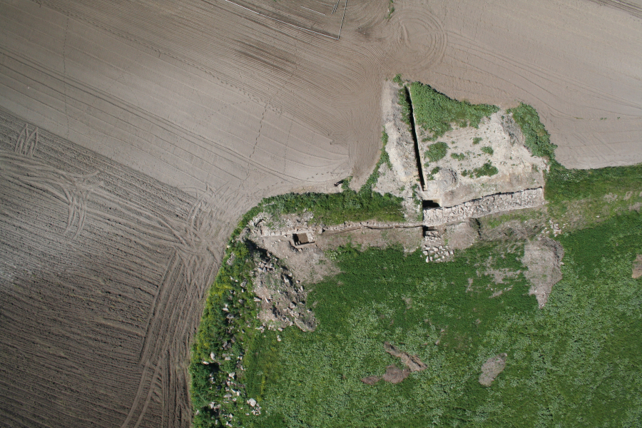 Προιστορικών χρόνων ανάχωμα