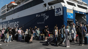 Τουλάχιστον 26.000 επιβάτες θα αναχωρήσουν σήμερα (12/8) από το λιμάνι του Πειραιά