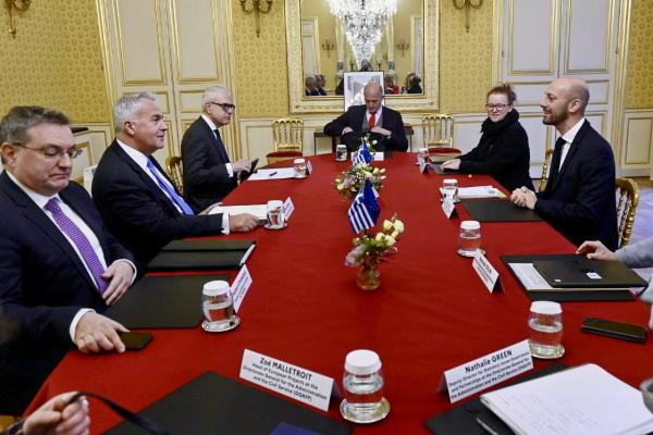 Ενισχύεται η ελληνογαλλική συνεργασία για τη βελτίωση της λειτουργίας του Δημοσίου