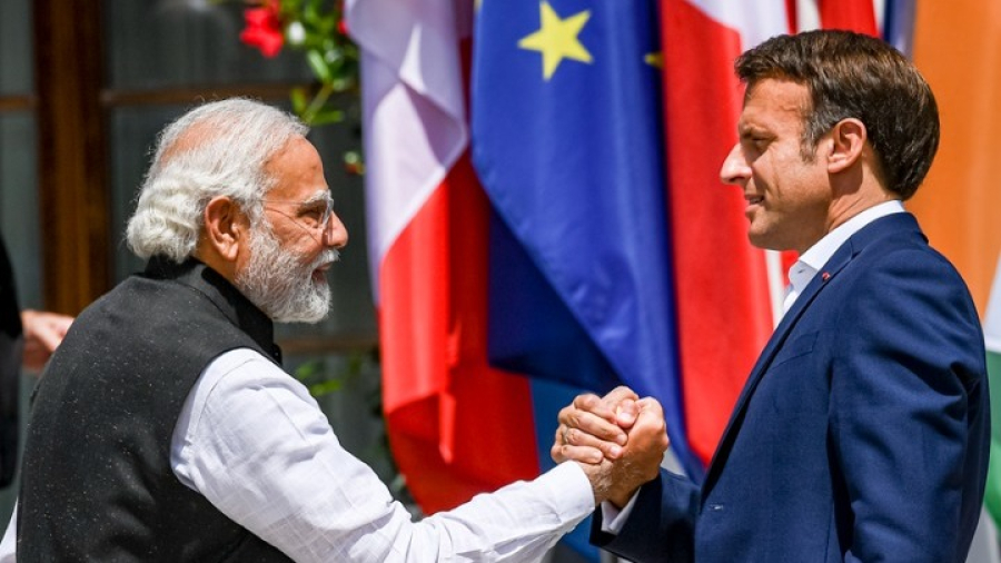 Γαλλία και Ινδία επιζητούν ένα τέλος στη σύρραξη στην Ουκρανία