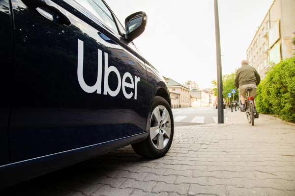 Η Uber ενισχύει με 5 εκατ. ευρώ τους οδηγούς της που χάνουν το οικολογικό μπόνους