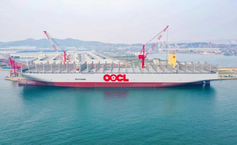 Στο λιμάνι του Πειραιά το νεότευκτο «OOCL Piraeus», ένα από τα μεγαλύτερα κοντέινερ παγκοσμίως