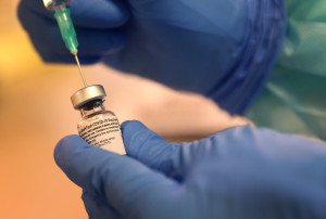 Γερμανία: Από τον Ιούνιο η κατάργηση της σειράς προτεραιότητας στον εμβολιασμό