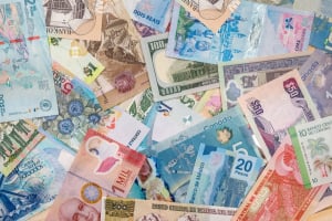 Συνάλλαγμα: Το ευρώ ενισχύεται 0,39%, στα 1,1682 δολάρια