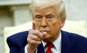 ΗΠΑ: Ο Ντόναλντ Τραμπ βαρύνεται με υποψίες για insider trading