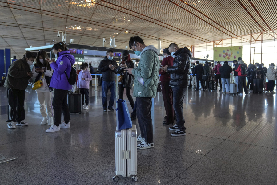 Με αρνητικό τεστ και μάσκα οι Κινέζοι ταξιδιώτες στην Ελλάδα